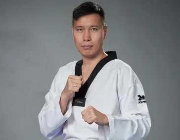 Санзараев Павел Анатольевич
черный пояс II дан
руководитель СК "Тоян"
главный тренер клуба тхэквондо СибГМУ